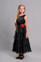 прокат детских платьев
черное коктейльное платье с красным цветком
черное платье на прокат
черное коктейльное платье фото
черное платье с рюшами из органзы фото
